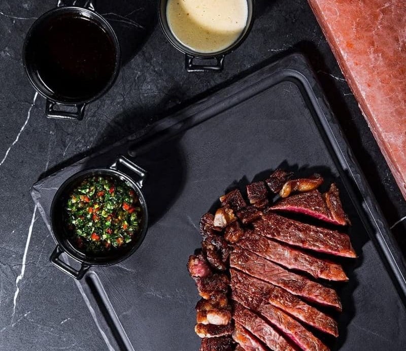 Gurmaniska jautiena su triju rusiu gardziais padažais